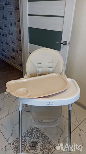 Стульчик для кормления Tommy bon appetit