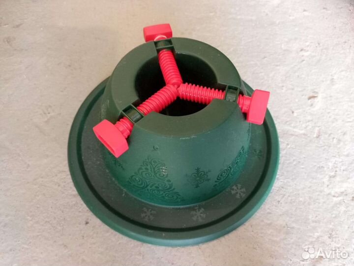 Елка и подставка для нее