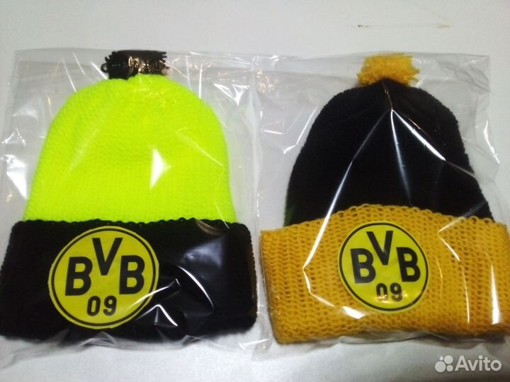 Декоративные футбольные вязанные шапочки