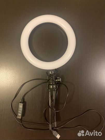 Кольцевая светодиодная лампа