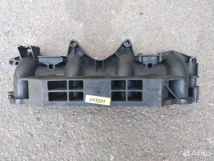 Коллектор впускной Renault Master 2 8200252227