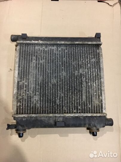 Радиатор на мерседес w124 2.3 м102 2.0 механика