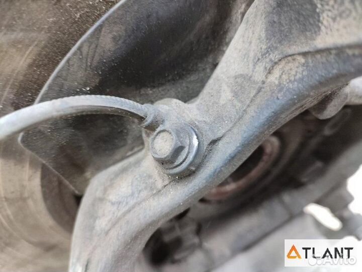 Ступица передняя правая nissan serena