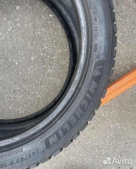 Michelin X-Ice North 4 245/45 R19 102H