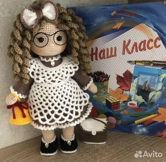 Вязаная кукла ручной работы