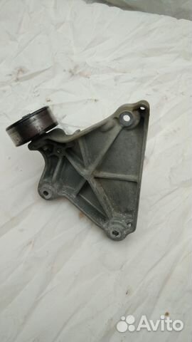 Кронштейн кондиционера 12605471 Opel insignia