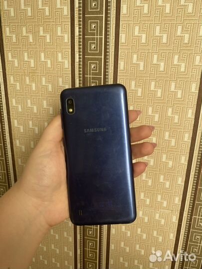 Samsung Galaxy A10, 2/32 ГБ