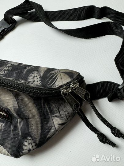 Сумка Eastpak Feathers Bag