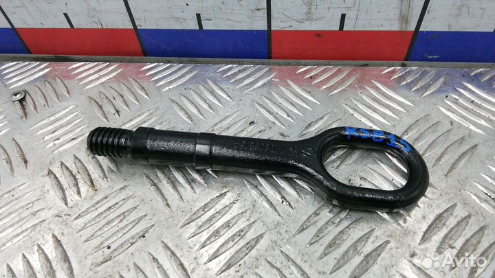 Крюк буксировочный на Volkswagen Touran