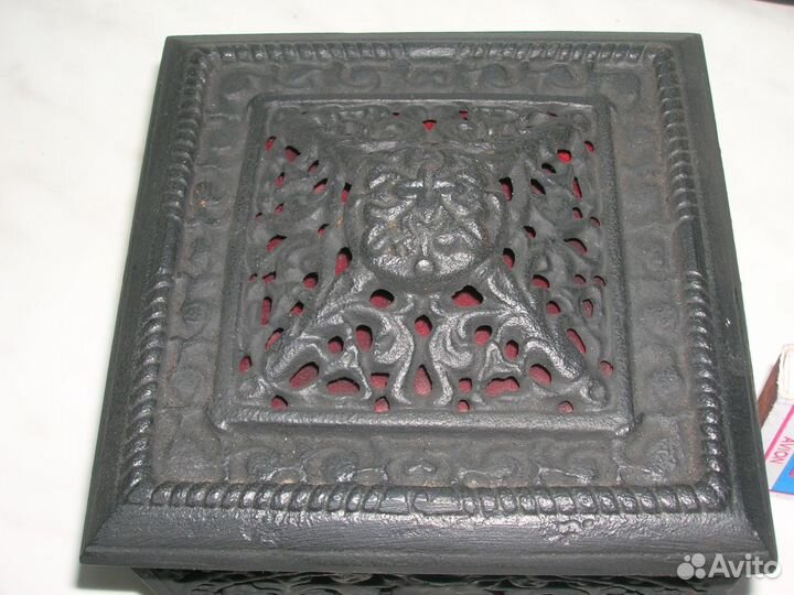 Большая чугунная шкатулка. Куса