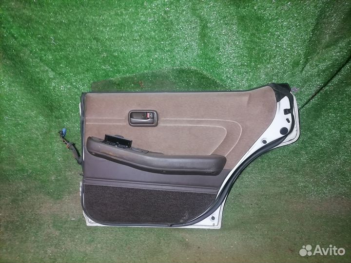 Дверь задняя правая Toyota Mark II GX81 Пустая