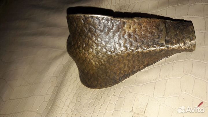 Бронзовая статуетка голова кобры