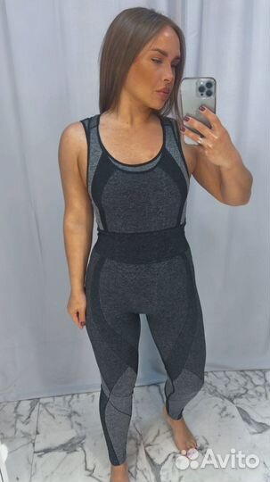 Комбинезон спортивный новый