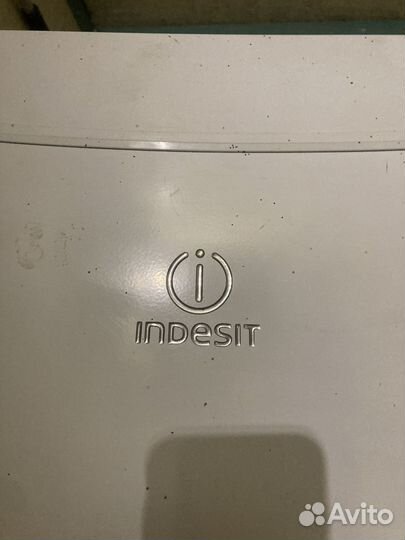 Холодильник бу indesit