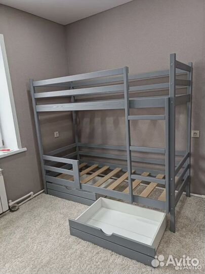 Кровать для двоих детей двухъярусная. Массив сосны