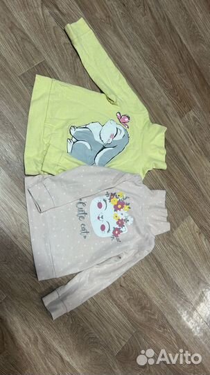 Свитерок 2 шт. Цена за оба