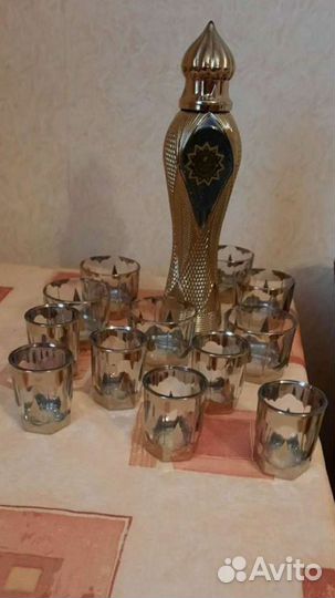 Графин и 12 емкостей