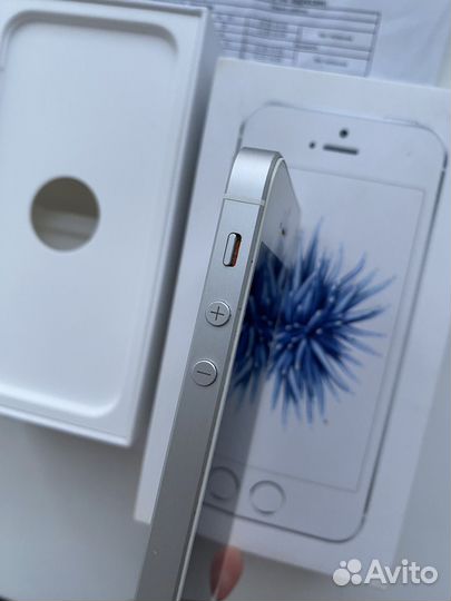 iPhone SE, 32 ГБ