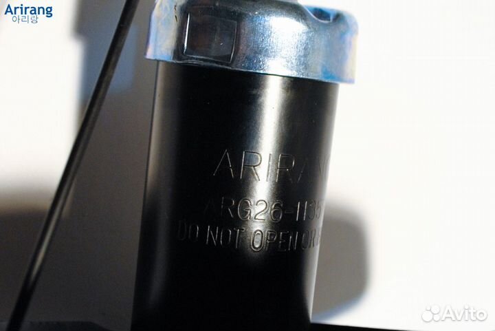 Амортизатор передний правый Киа Спортаж 2 / Туксан