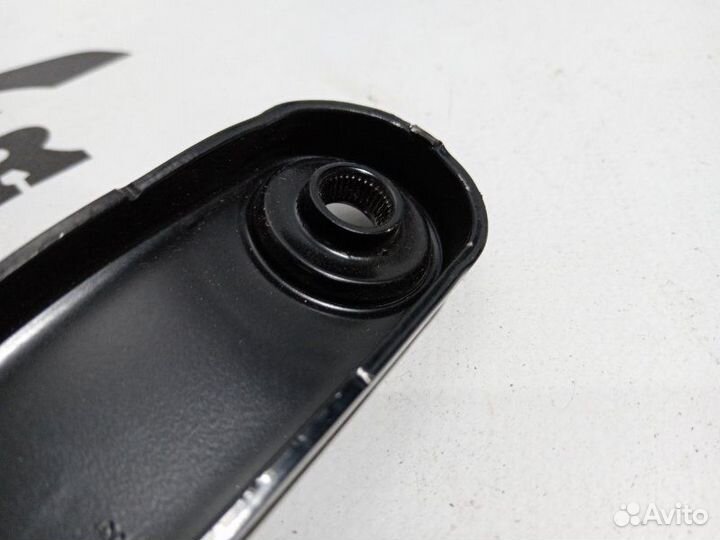 Щеткодержатель стеклоочистителя передний правый