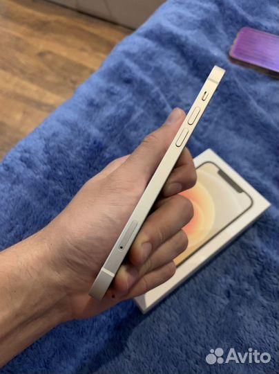 iPhone 12, 64 ГБ