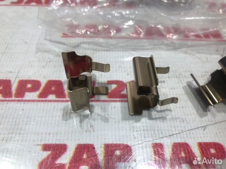 Зажим тормозных колодок задний Mitsubishi Airtrek