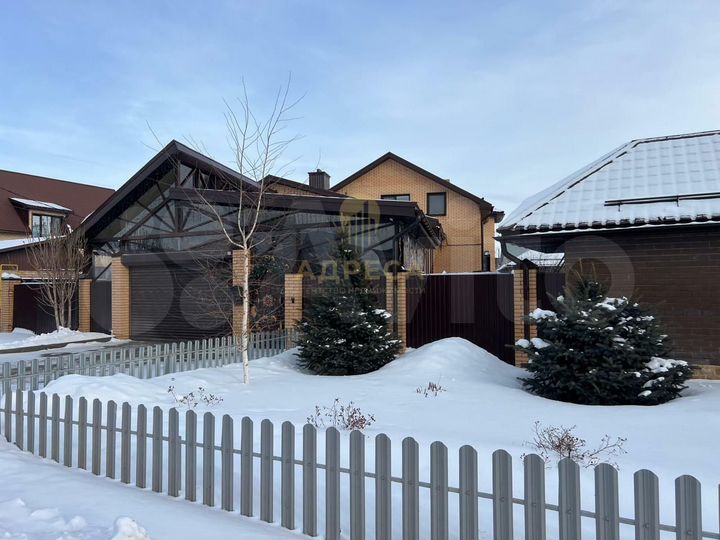 Дом 200 м² на участке 9 сот.