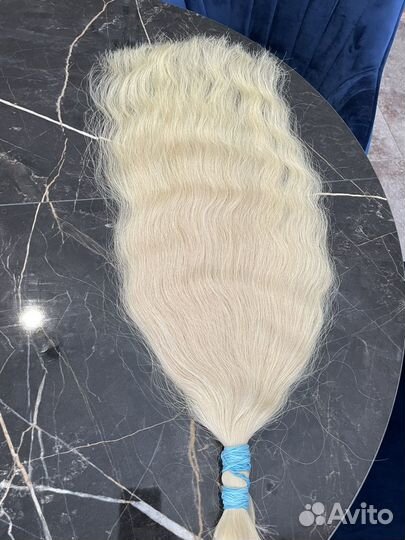 Волосы волнистые блонд