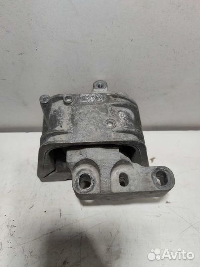 Подушка двигателя правая passat jetta caddy golf