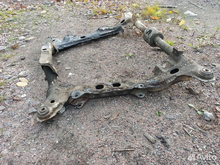 Вольво 460-440 подрамник (балка передняя)