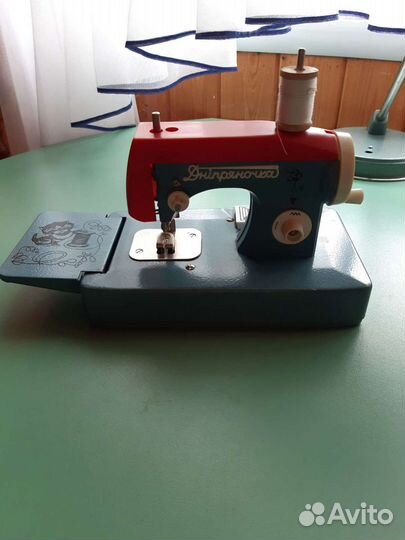 Швейная машинка детская ретро и Прилипалы набором