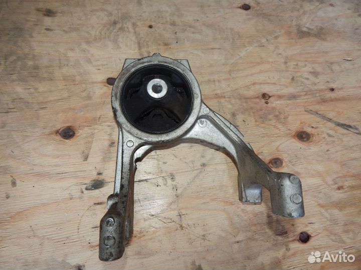 Подушка двигателя