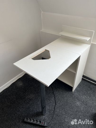 Маникюрный стол складной