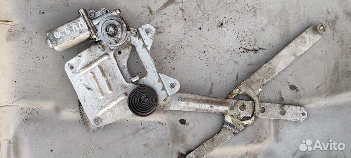 Стеклоподъёмник передний правый Blazer S15