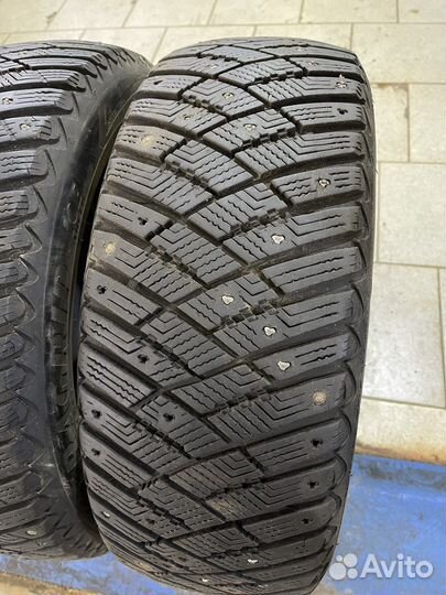 Goodyear Ultragrip Ice Arctic 205/55 R16