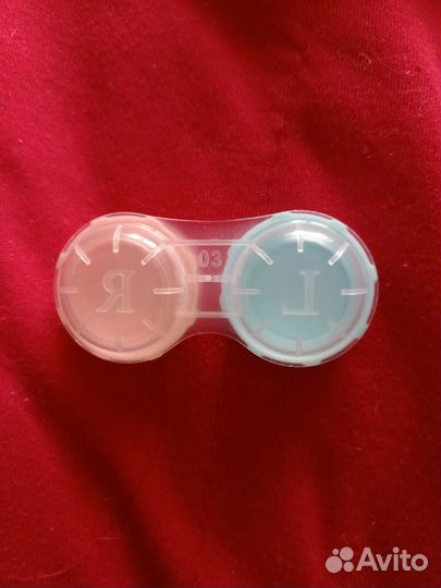 Контейнер для линз и приспособление для снятия