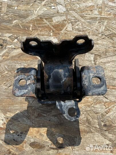 Подушка двигателя левая Mitsubishi Lancer X 1.5