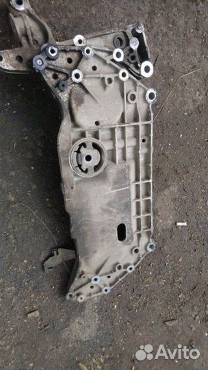 Подрамник передний Volkswagen Golf 5 хэтчбек 1.4