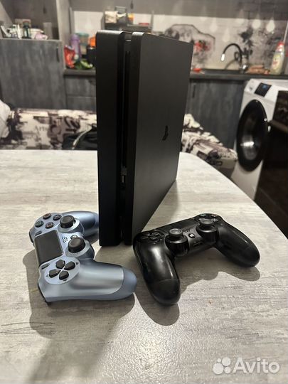 Sony playstation 4 slim