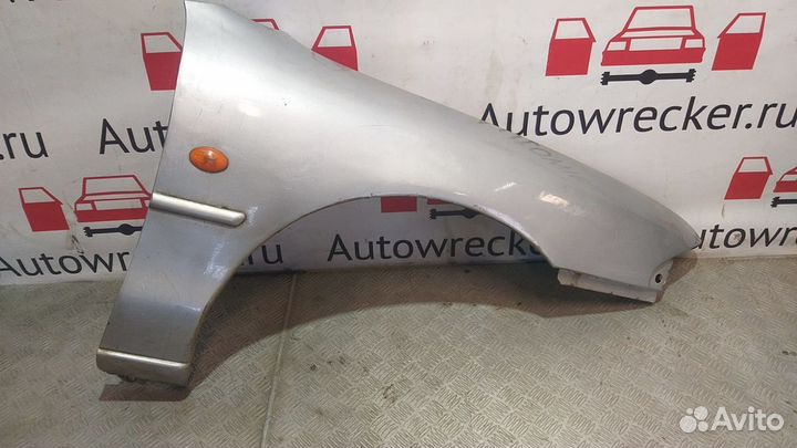 Крыло переднее правое Ford Mondeo 1