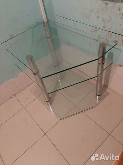 Журнальный стол стеклянный