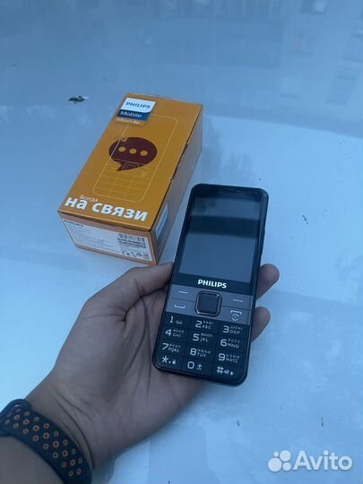 Телефон Philips e590