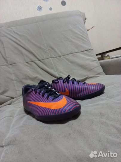 Бутсы сороконожки nike размер 38.5