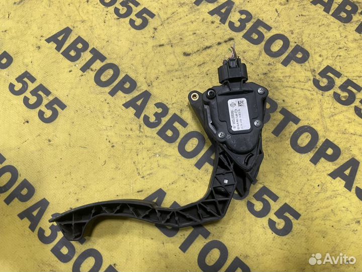 Педаль газа Renault Logan 2