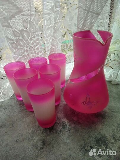 Кувшин и 6 бокалов для сока из цветного стекла