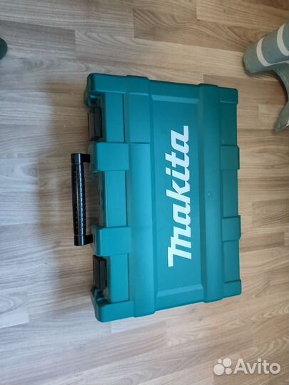 Перфоратор makita HR2652 с пылеудалением