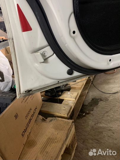 Передняя левая дверь BMW E39