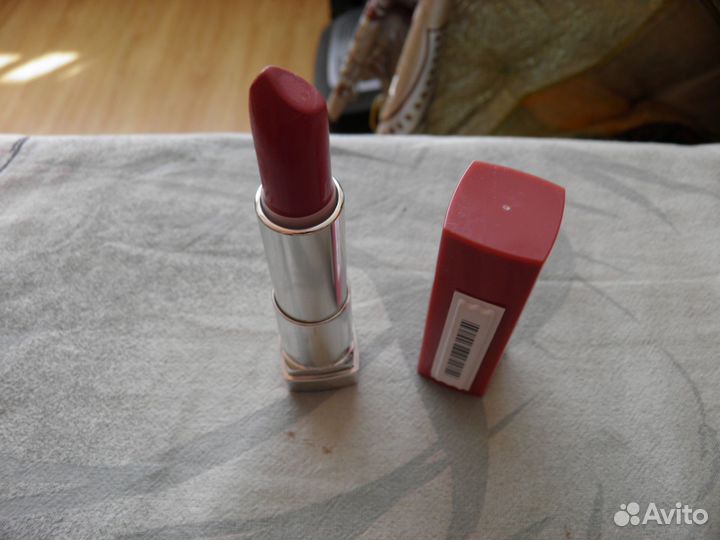 Помада для губ 
