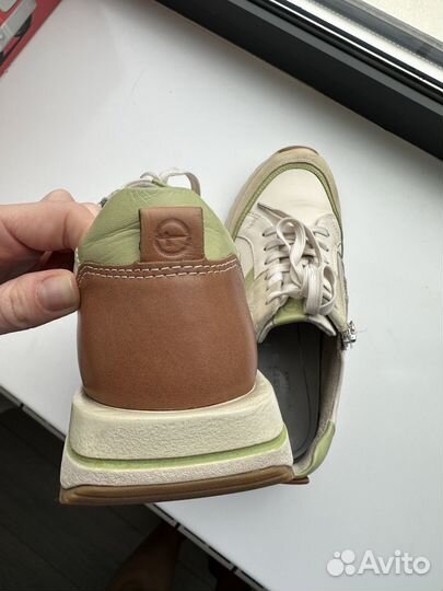 Кроссовки женские Tamaris 38