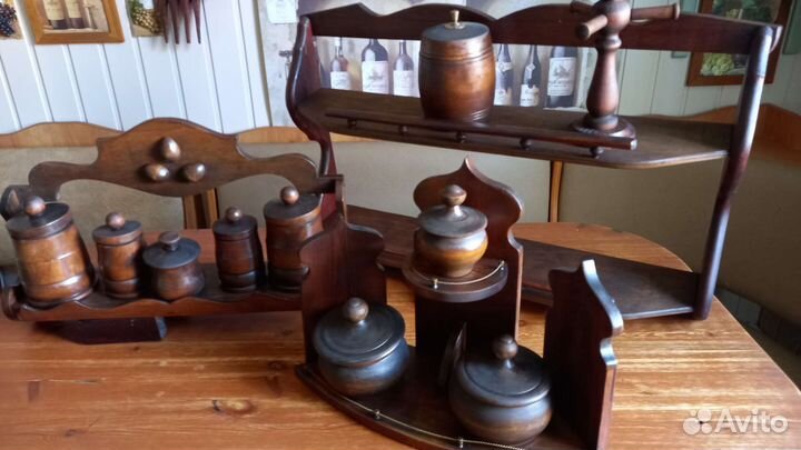 Деревянные полки ручной работы с ёмкостью